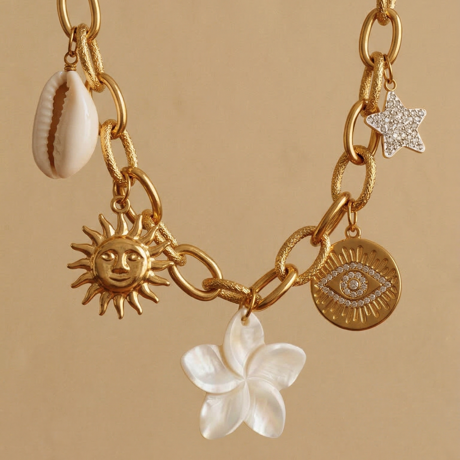 collier breloques bali