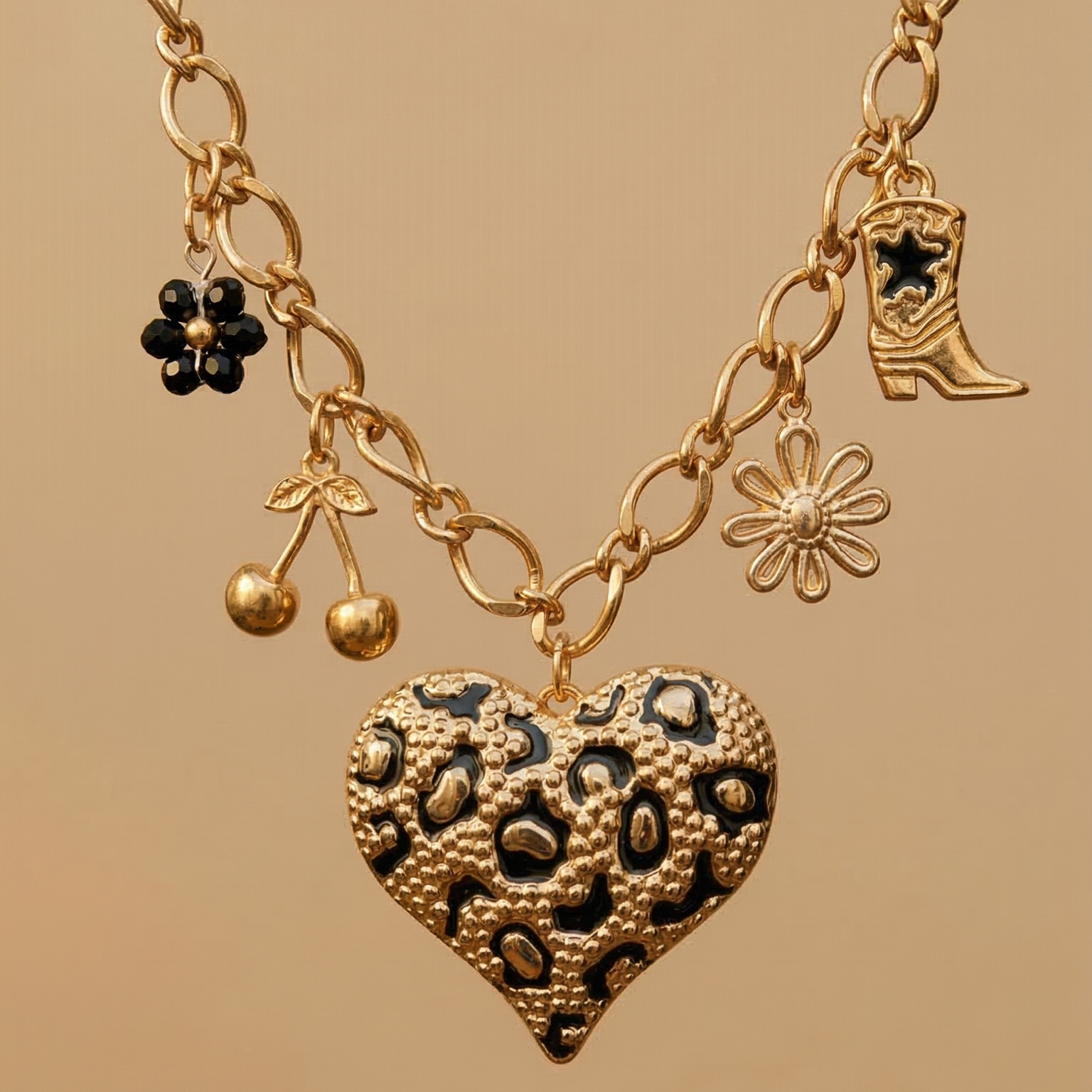 collier breloques léopard