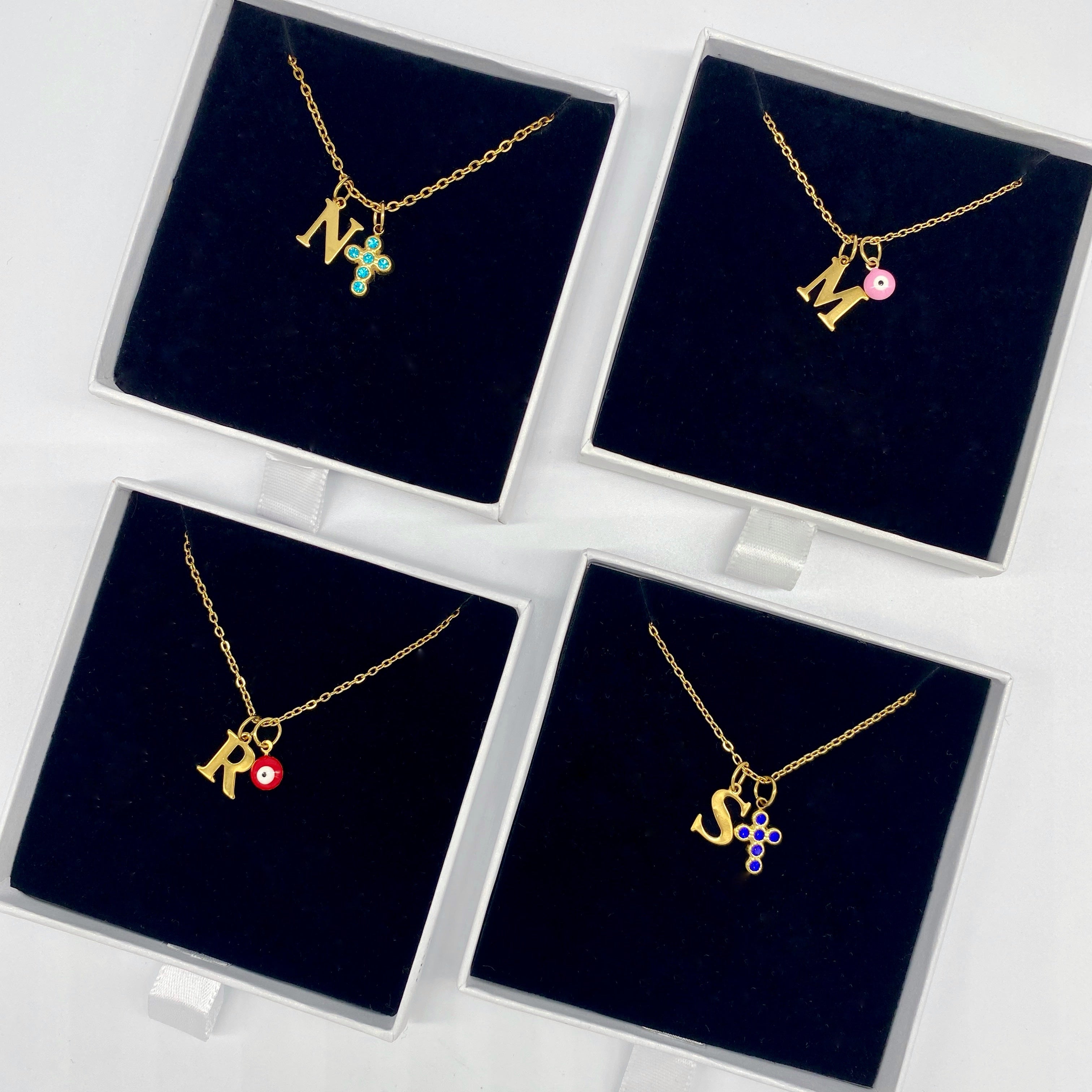 collier charms initiale