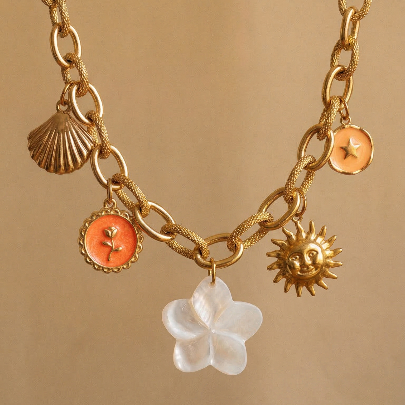 collier charms mango