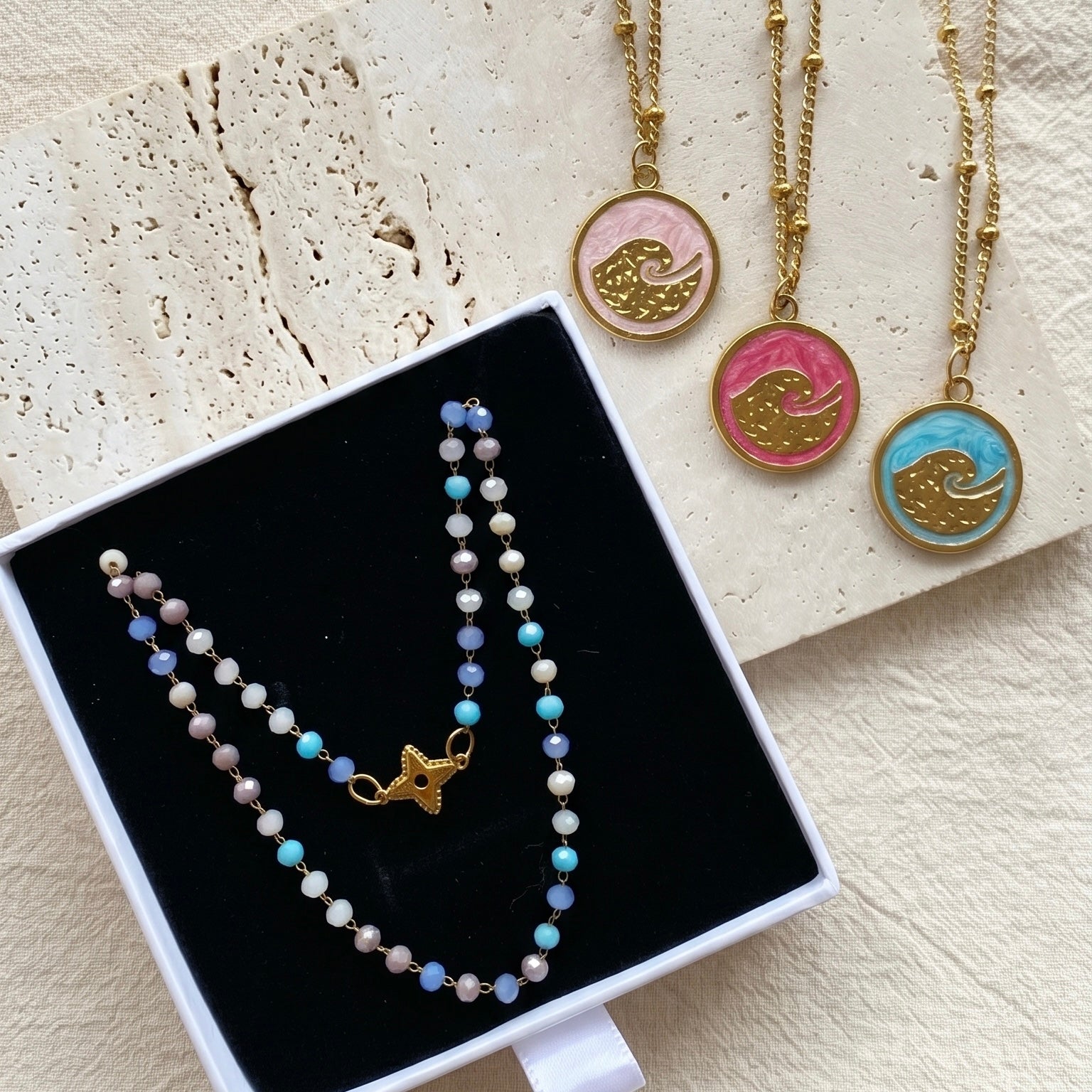 collier oceane et clemence